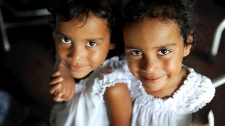 two Nicaraguan girls smiling